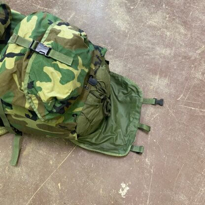 USGI Mounted Crewman Compartmented Bag, MCCEB, Woodland Camo - Image 4